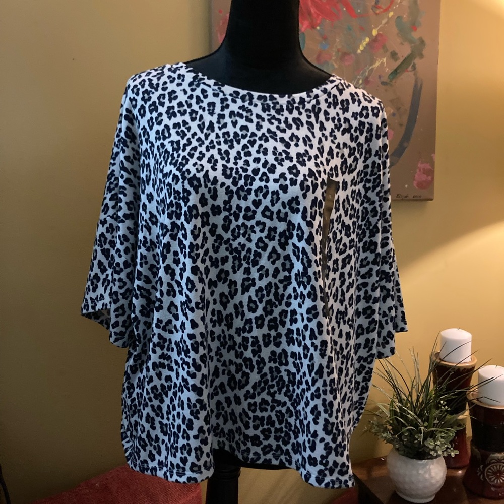 NWT Banana Republic Short Sleeve Cheetah Print Top